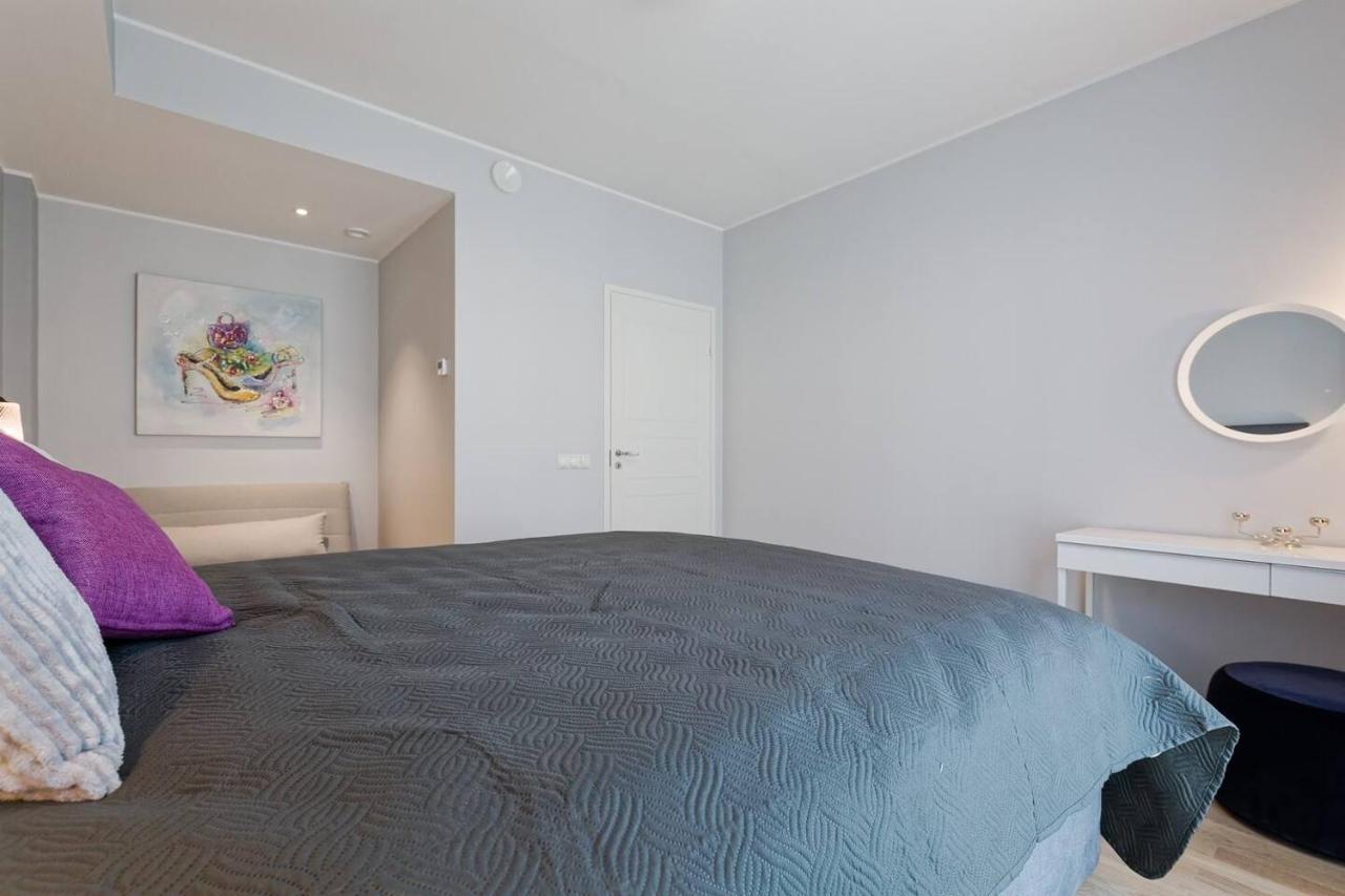 Central Apartments, Quiet With Free Parking And Ac. Tallinn Bagian luar foto