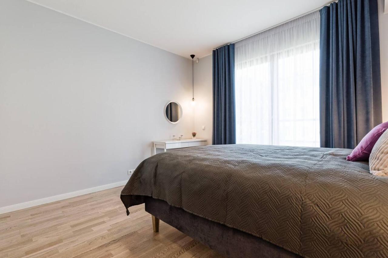 Central Apartments, Quiet With Free Parking And Ac. Tallinn Bagian luar foto