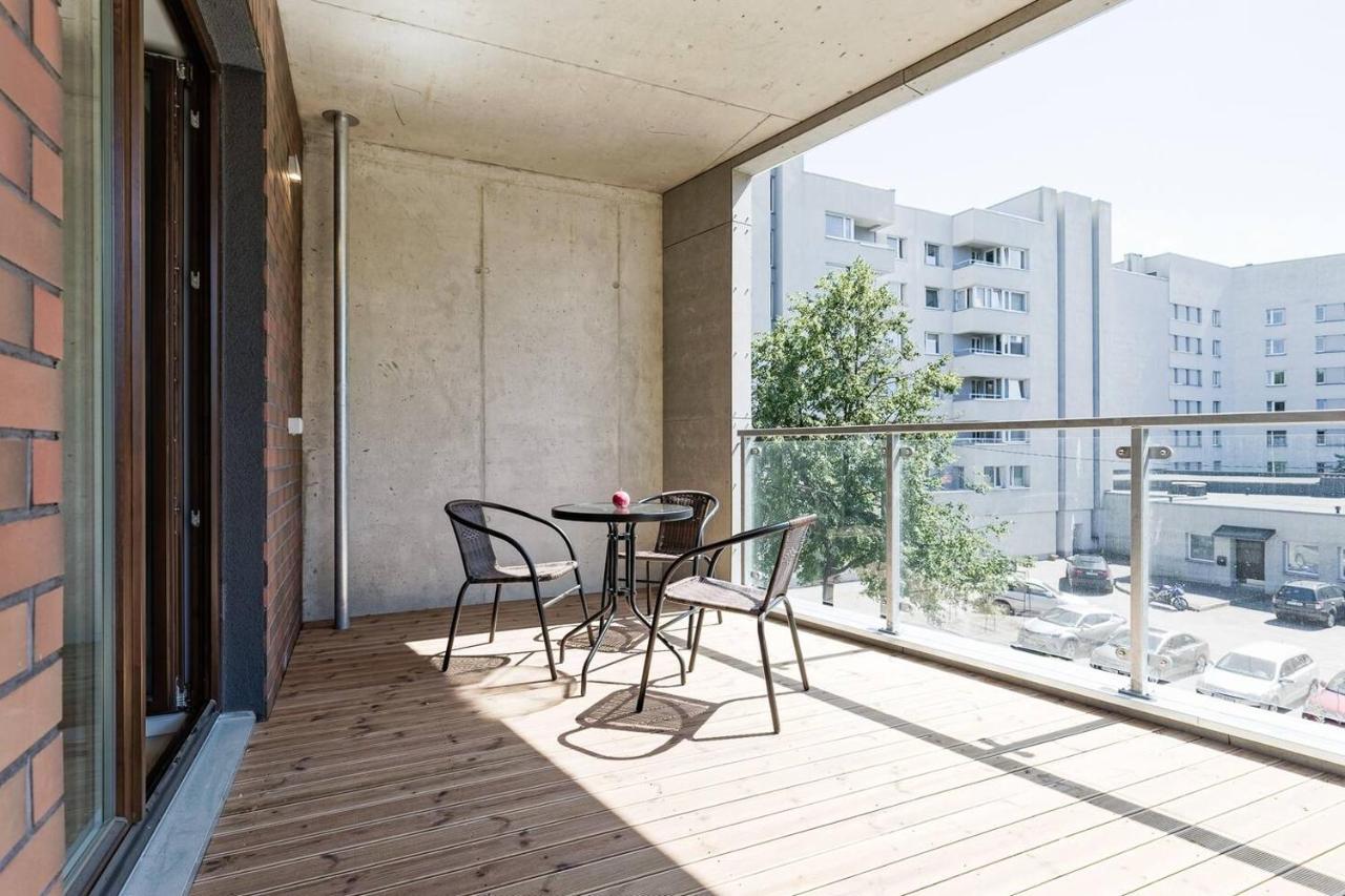 Central Apartments, Quiet With Free Parking And Ac. Tallinn Bagian luar foto
