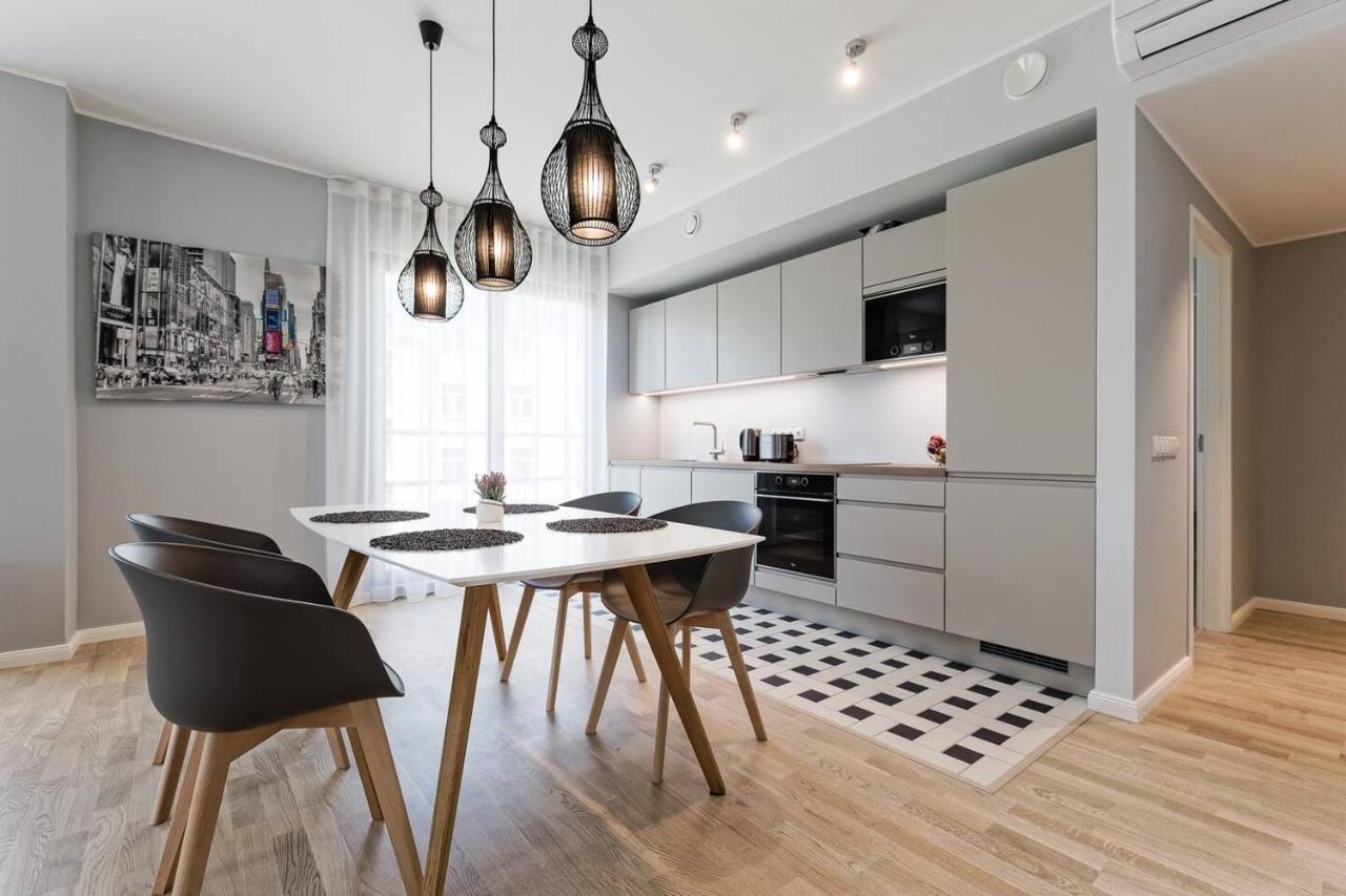 Central Apartments, Quiet With Free Parking And Ac. Tallinn Bagian luar foto