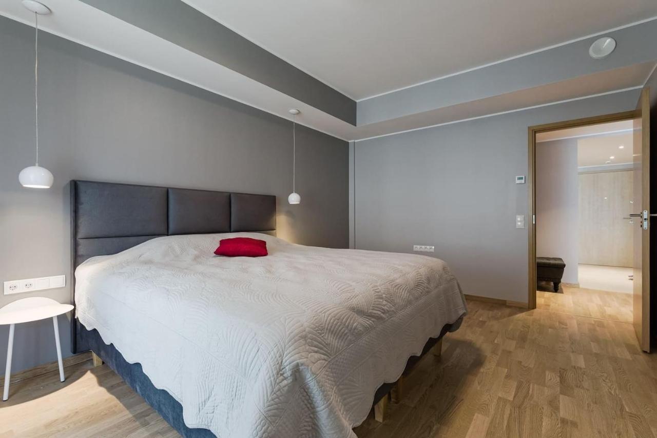 Central Apartments, Quiet With Free Parking And Ac. Tallinn Bagian luar foto