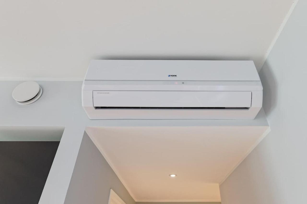 Central Apartments, Quiet With Free Parking And Ac. Tallinn Bagian luar foto