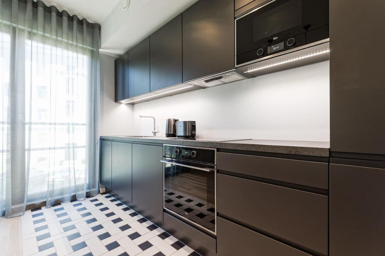 Central Apartments, Quiet With Free Parking And Ac. Tallinn Bagian luar foto