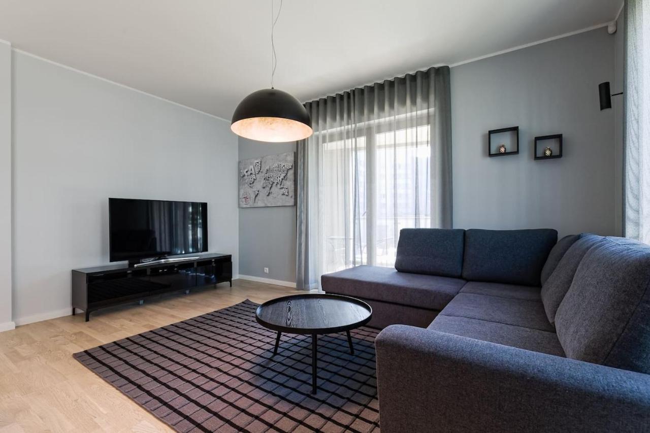Central Apartments, Quiet With Free Parking And Ac. Tallinn Bagian luar foto