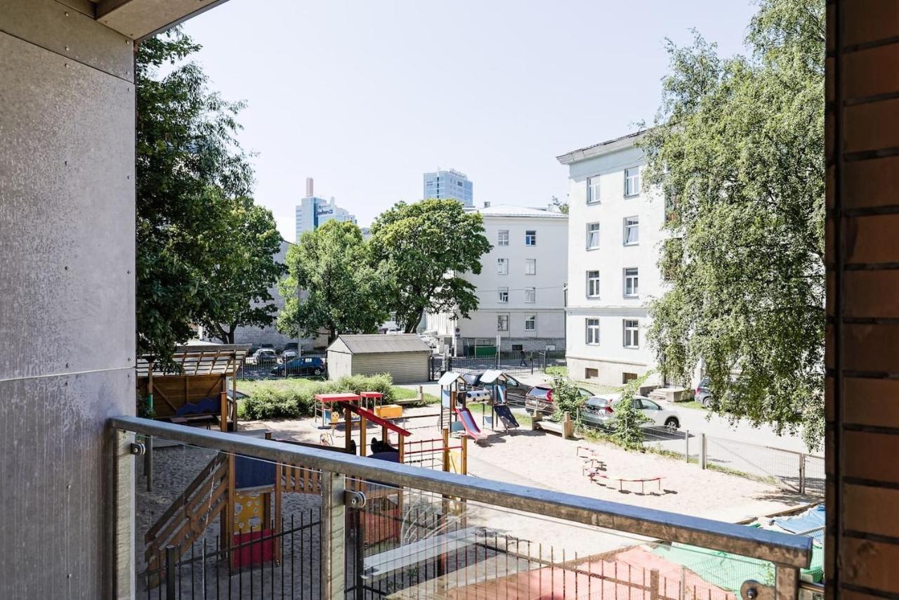 Central Apartments, Quiet With Free Parking And Ac. Tallinn Bagian luar foto