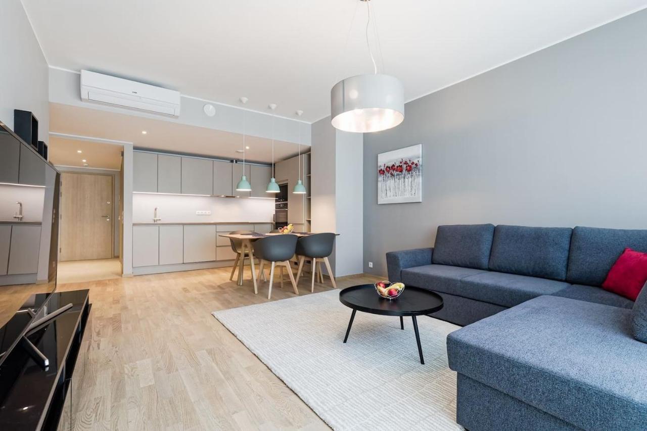 Central Apartments, Quiet With Free Parking And Ac. Tallinn Bagian luar foto