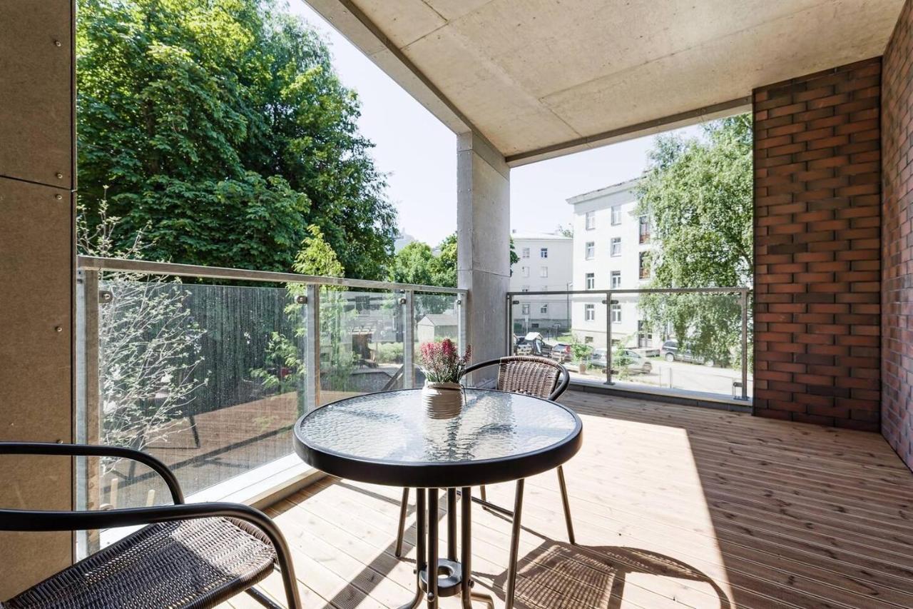 Central Apartments, Quiet With Free Parking And Ac. Tallinn Bagian luar foto