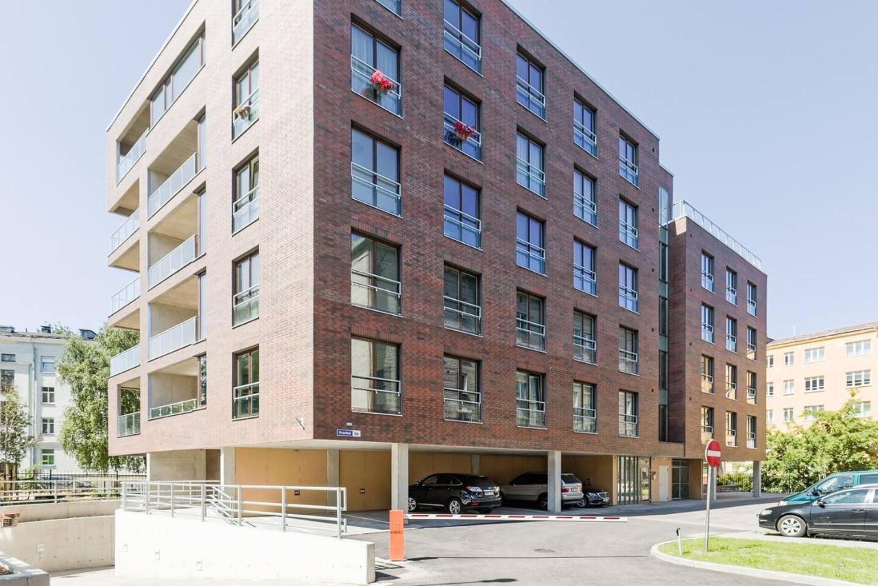 Central Apartments, Quiet With Free Parking And Ac. Tallinn Bagian luar foto