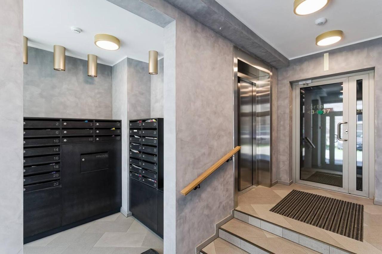 Central Apartments, Quiet With Free Parking And Ac. Tallinn Bagian luar foto