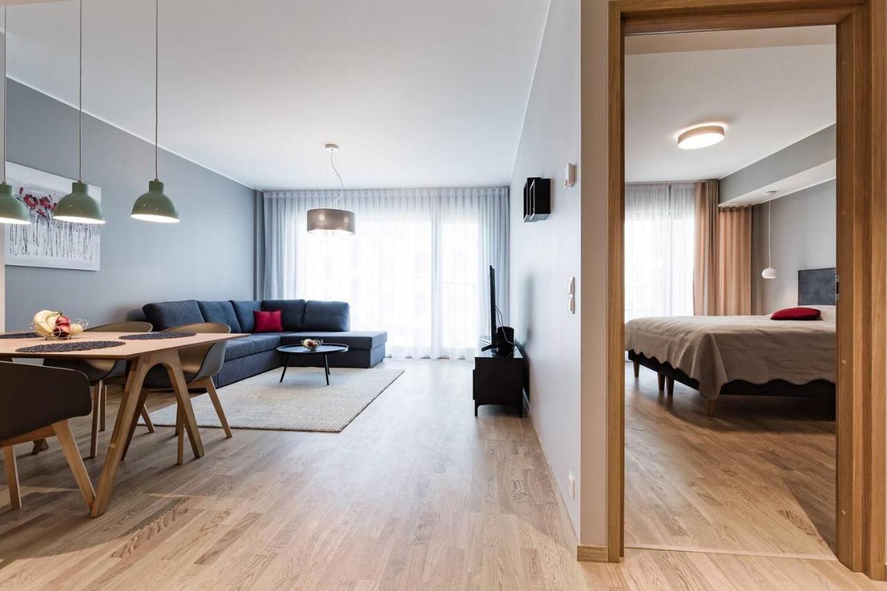 Central Apartments, Quiet With Free Parking And Ac. Tallinn Bagian luar foto