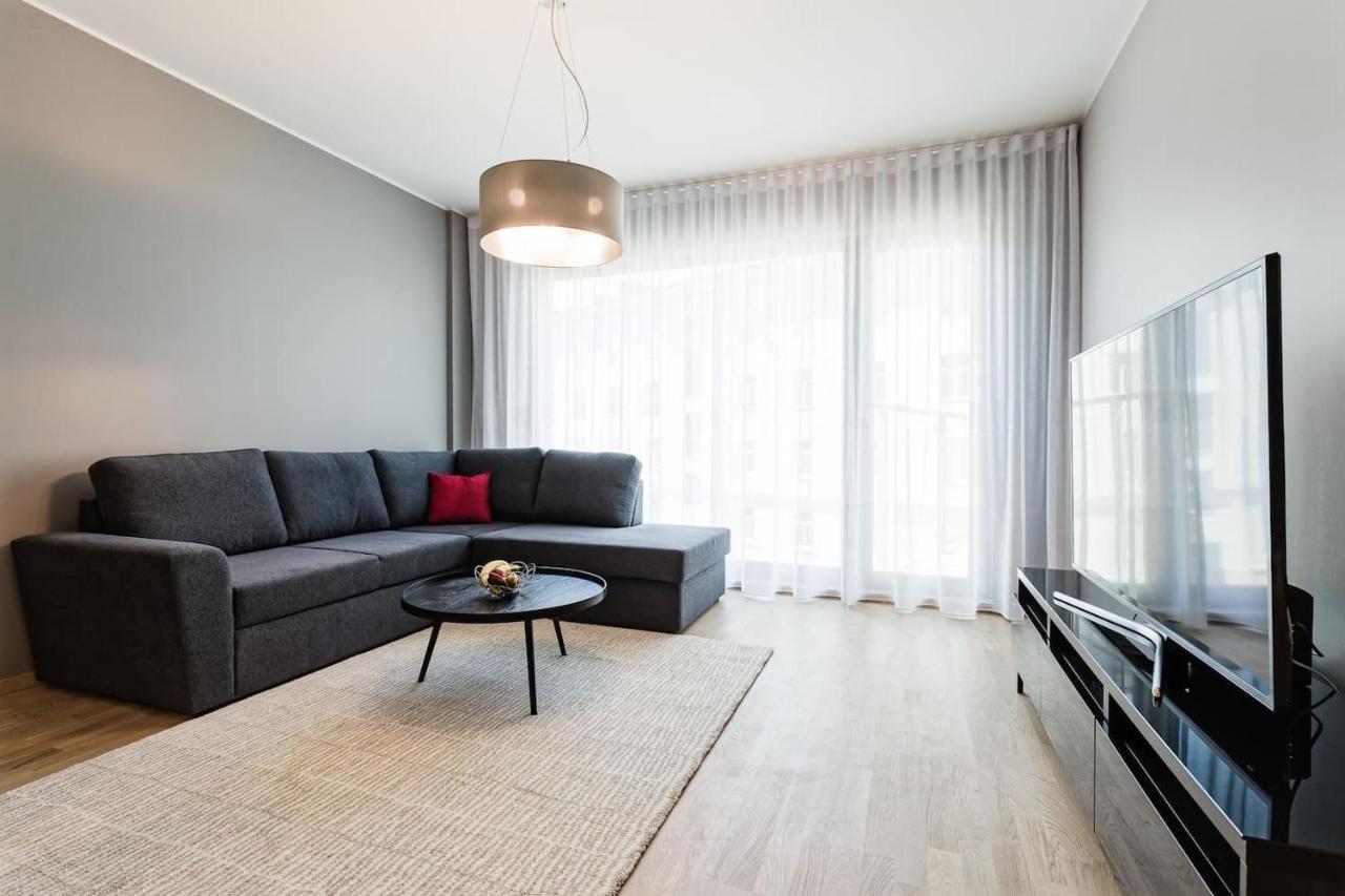 Central Apartments, Quiet With Free Parking And Ac. Tallinn Bagian luar foto