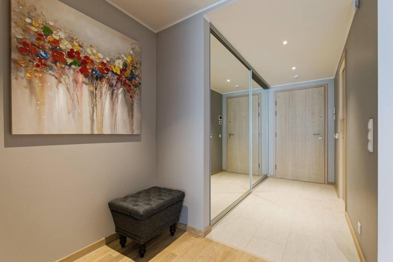 Central Apartments, Quiet With Free Parking And Ac. Tallinn Bagian luar foto