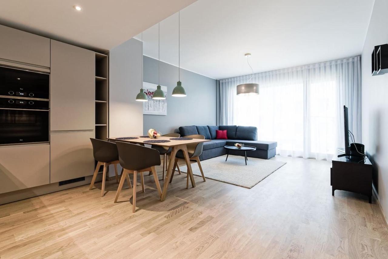 Central Apartments, Quiet With Free Parking And Ac. Tallinn Bagian luar foto