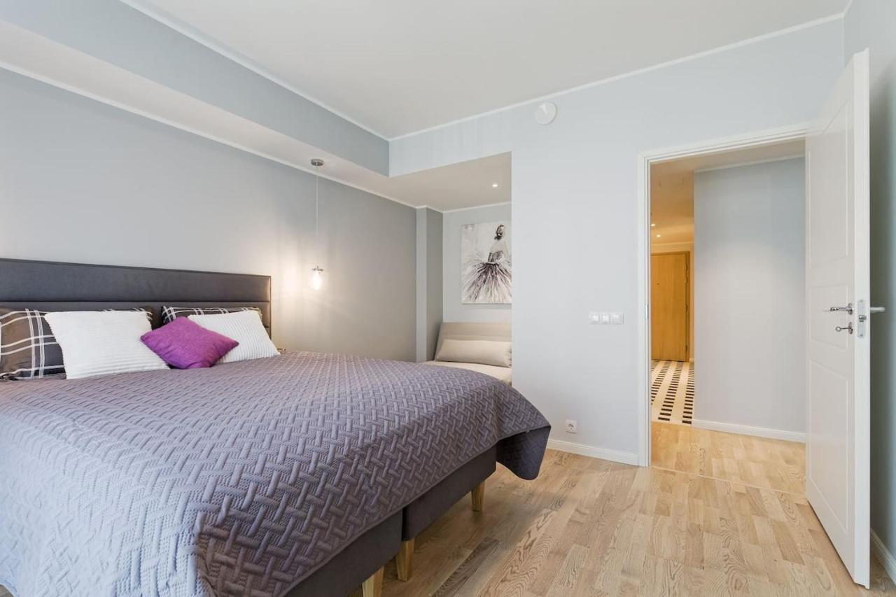 Central Apartments, Quiet With Free Parking And Ac. Tallinn Bagian luar foto