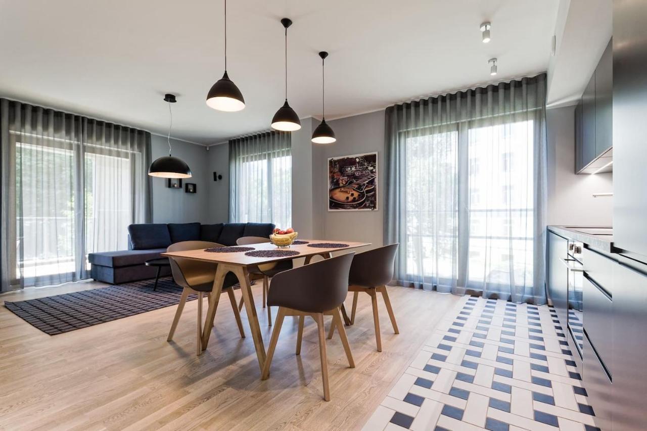 Central Apartments, Quiet With Free Parking And Ac. Tallinn Bagian luar foto