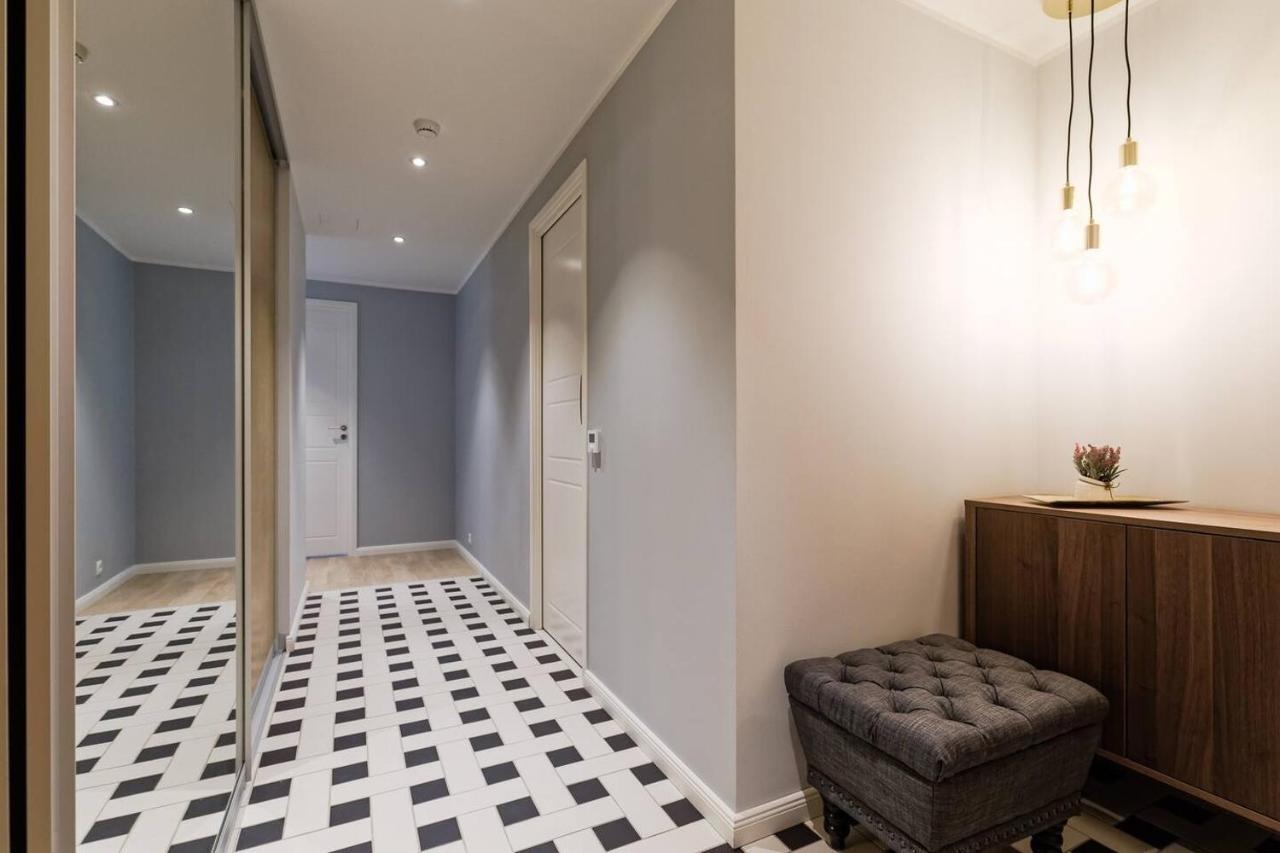 Central Apartments, Quiet With Free Parking And Ac. Tallinn Bagian luar foto